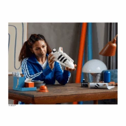 LEGO 10282 Creator Expert: Adidas Originals Superstar 13 LEGO 10282 Creator Expert: Adidas Originals Superstar -Kinder Spaß Verkaufsgeschäft LEGO Creator Expert adidas Originals Superstar 10282 04